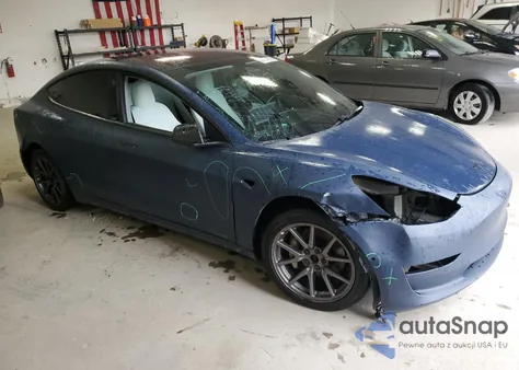 2018 Tesla Model 3 из США, поврежденный, VIN 5YJ3E1EB9JF099225